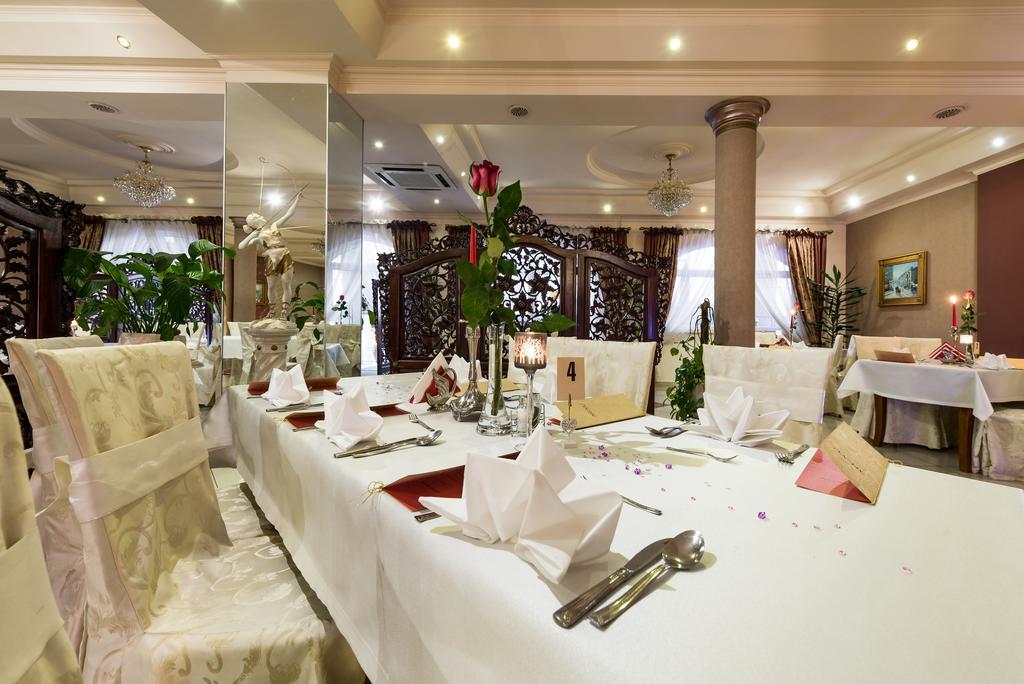 Hotel Palac Akropol Lublin Exterior photo